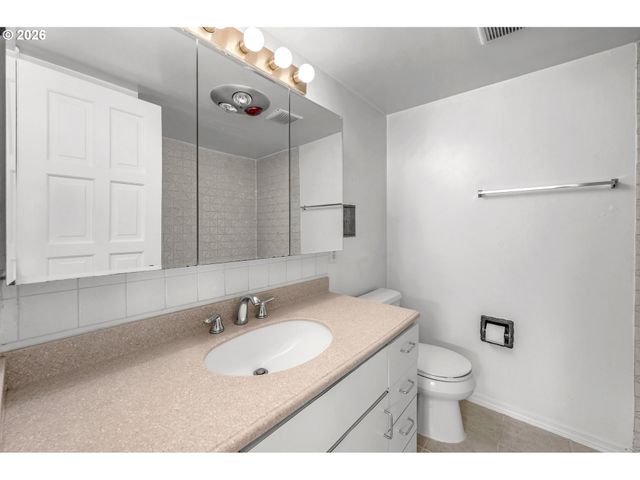 2021 Sw MAIN St 48, Portland, OR 97205