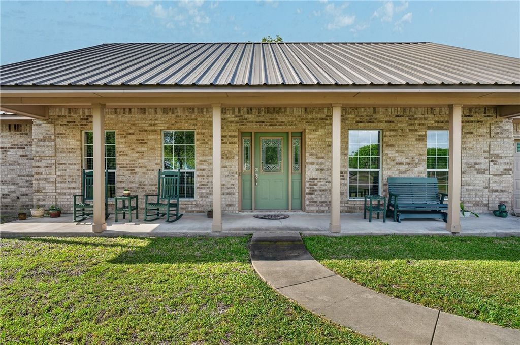 118 Agape Dr, Woodsboro, TX 78393 — photo 4
