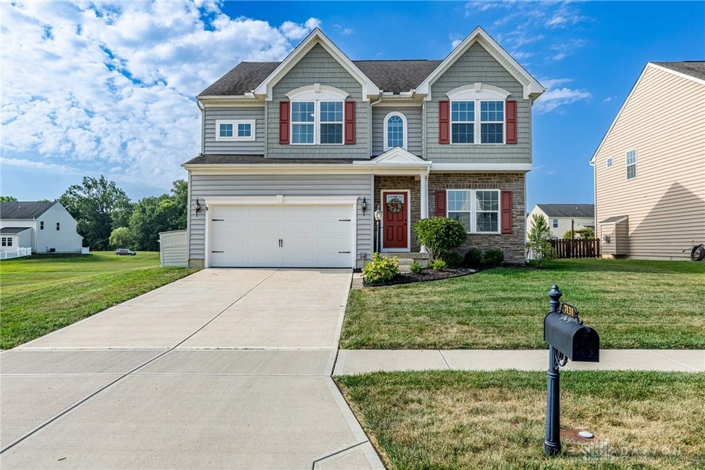 7131 Bluestream Drive, Tipp City, OH 45371