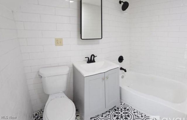 3010 Daisy Avenue Up, Cleveland, OH 44109