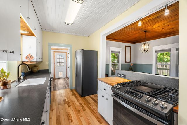 1402 W Lake ST W, Sandpoint, ID 83864