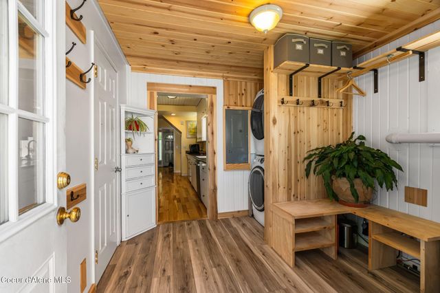 1402 W Lake ST W, Sandpoint, ID 83864