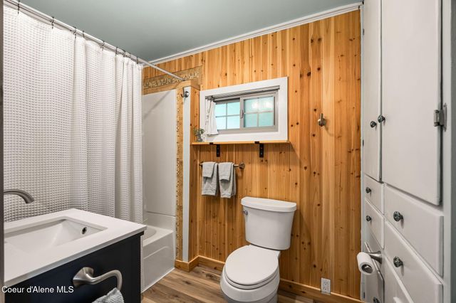 1402 W Lake ST W, Sandpoint, ID 83864