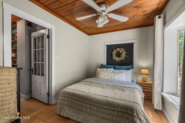 1402 W Lake ST W, Sandpoint, ID 83864