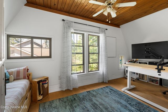 1402 W Lake ST W, Sandpoint, ID 83864