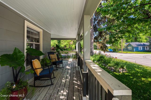 1402 W Lake ST W, Sandpoint, ID 83864