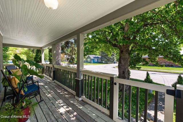 1402 W Lake ST W, Sandpoint, ID 83864