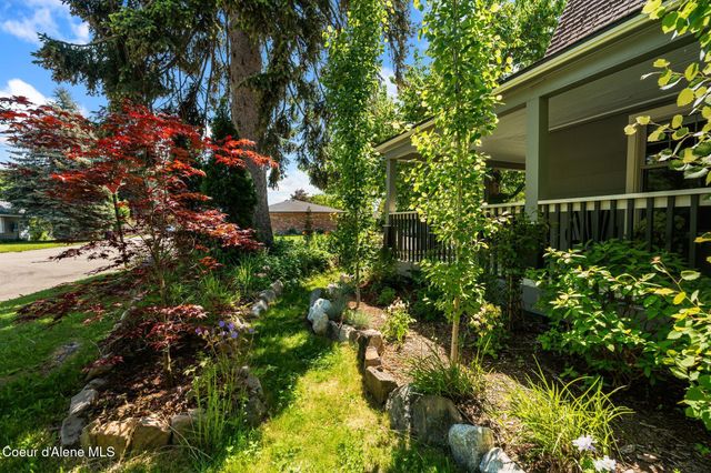 1402 W Lake ST W, Sandpoint, ID 83864