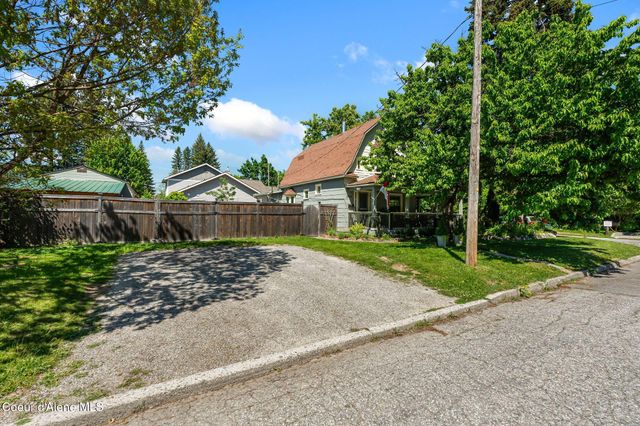 1402 W Lake ST W, Sandpoint, ID 83864