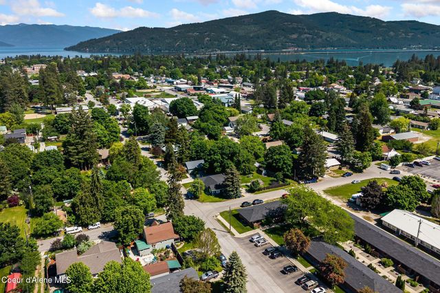 1402 W Lake ST W, Sandpoint, ID 83864