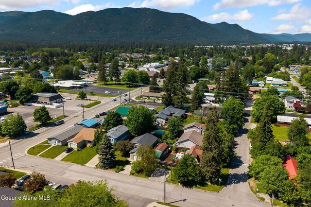 1402 W Lake ST W, Sandpoint, ID 83864