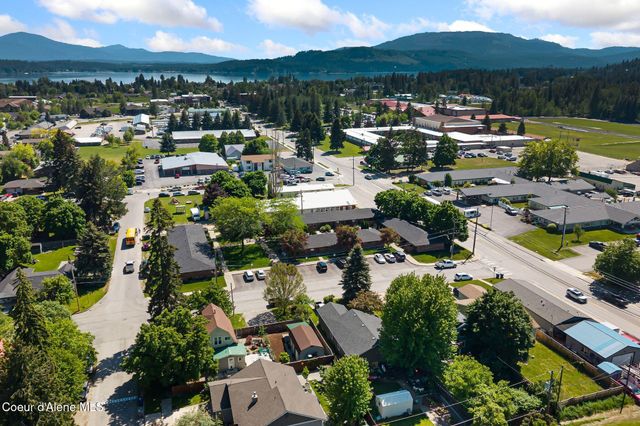 1402 W Lake ST W, Sandpoint, ID 83864