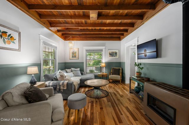 1402 W Lake ST W, Sandpoint, ID 83864