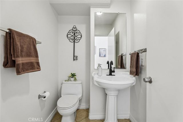 7210 Paseo Del Rio, Commerce, CA 90040