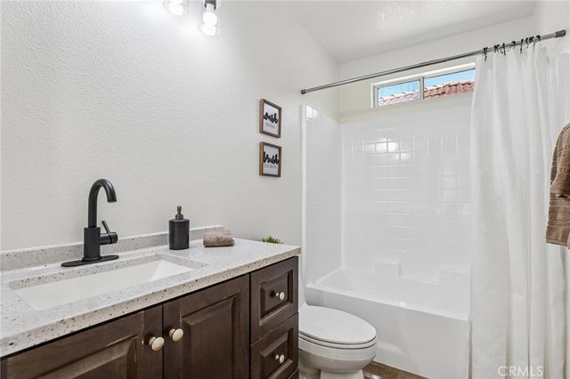 7210 Paseo Del Rio, Commerce, CA 90040