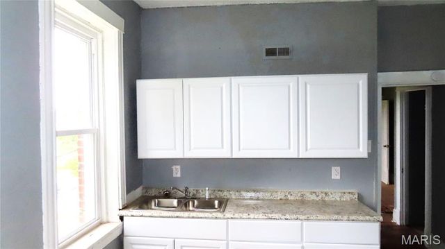 3018 N Vandeventer Avenue, St Louis, MO 63107