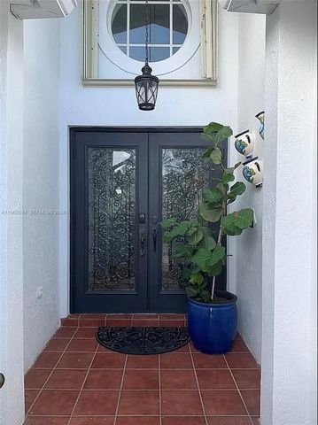 7971 NW 186th Ter, Hialeah, FL 33015