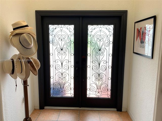 7971 NW 186th Ter, Hialeah, FL 33015