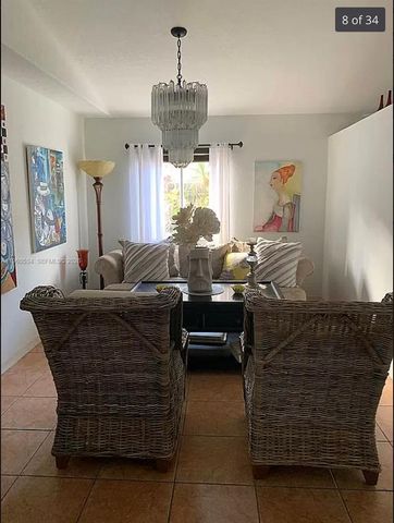 7971 NW 186th Ter, Hialeah, FL 33015