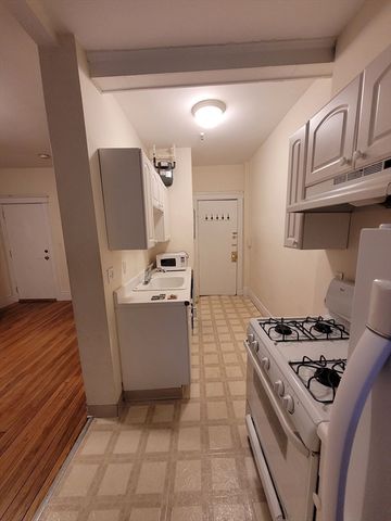 60 Queensbury St 2, Boston, MA 02215