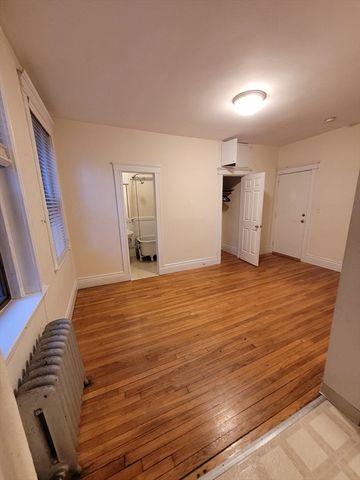 60 Queensbury St 2, Boston, MA 02215