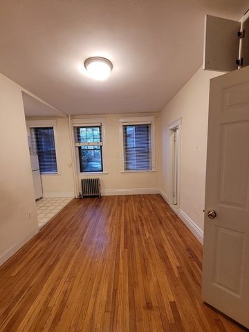 60 Queensbury St 2, Boston, MA 02215
