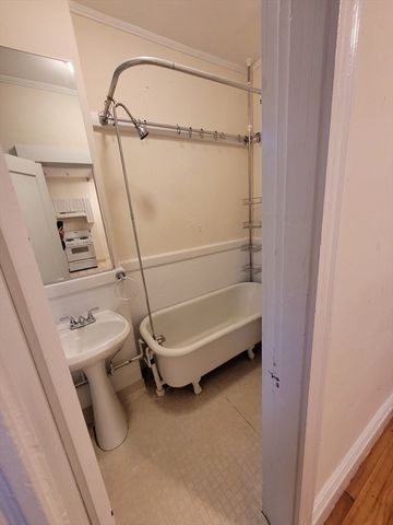 60 Queensbury St 2, Boston, MA 02215