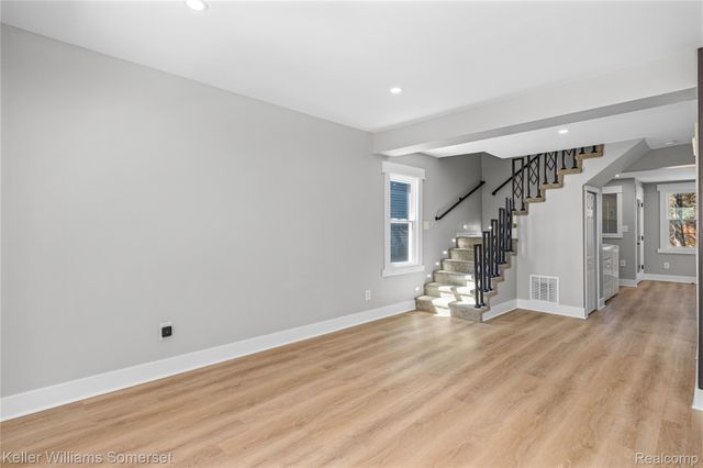 23377 Carlisle Avenue, Hazel Park, MI 48030