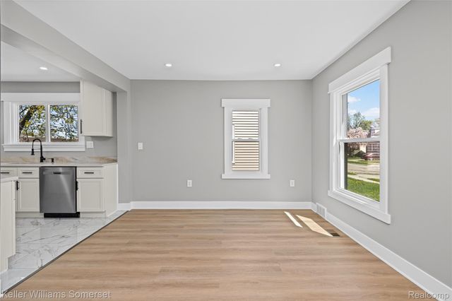 23377 Carlisle Avenue, Hazel Park, MI 48030