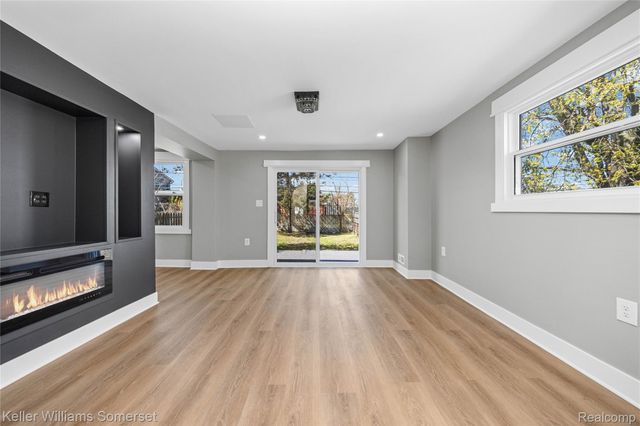 23377 Carlisle Avenue, Hazel Park, MI 48030