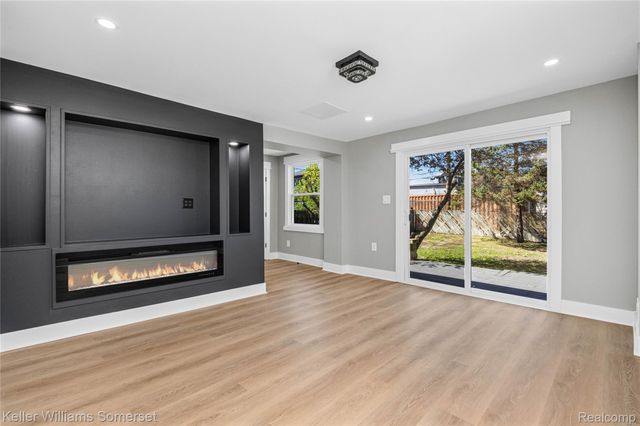 23377 Carlisle Avenue, Hazel Park, MI 48030