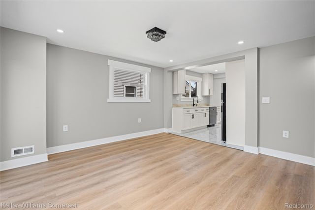 23377 Carlisle Avenue, Hazel Park, MI 48030