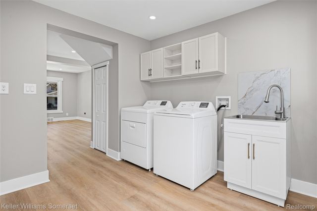 23377 Carlisle Avenue, Hazel Park, MI 48030