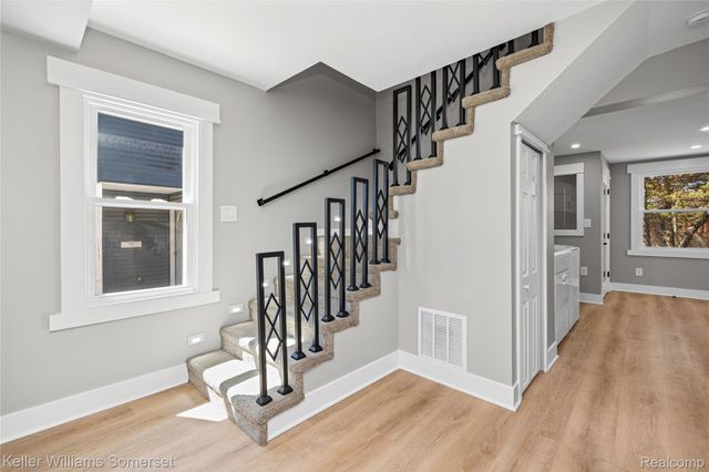 23377 Carlisle Avenue, Hazel Park, MI 48030