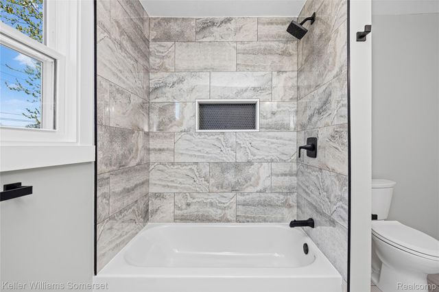 23377 Carlisle Avenue, Hazel Park, MI 48030