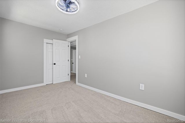 23377 Carlisle Avenue, Hazel Park, MI 48030