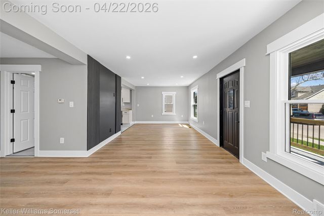 23377 Carlisle Avenue, Hazel Park, MI 48030