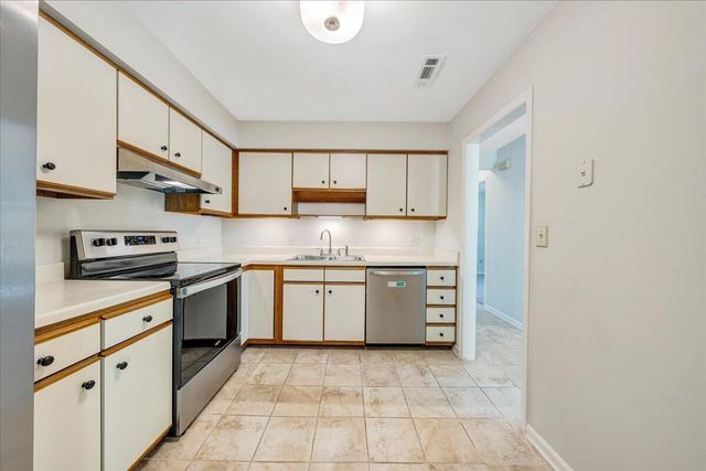 7206 Red Cedar CIR, Roanoke, VA 24019