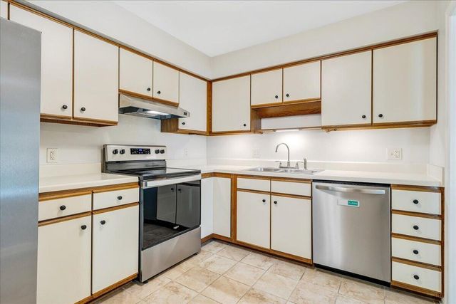 7206 Red Cedar CIR, Roanoke, VA 24019