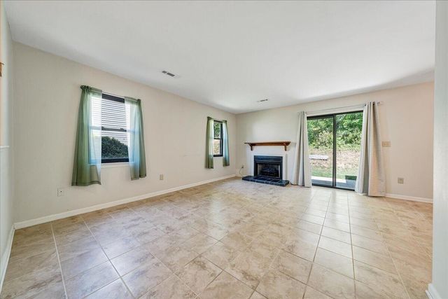 7206 Red Cedar CIR, Roanoke, VA 24019