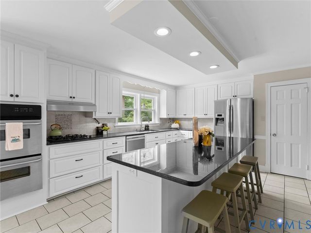7711 Kenmore Cir, Richmond, VA 23225