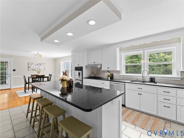 7711 Kenmore Cir, Richmond, VA 23225