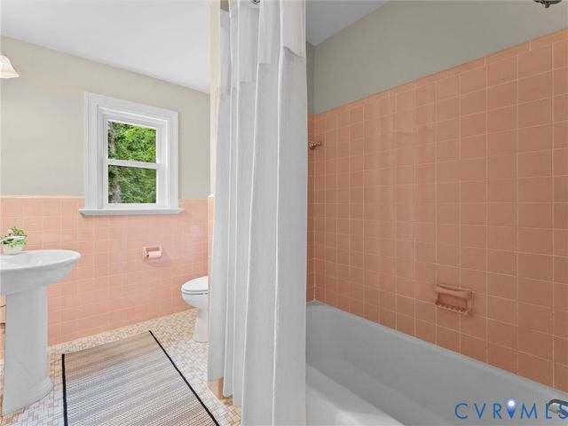 7711 Kenmore Cir, Richmond, VA 23225