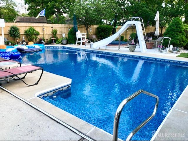 902 10th Street, Keyport, NJ 07735