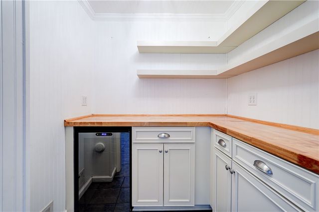 27 Crestview Drive, Pittsford, NY 14534