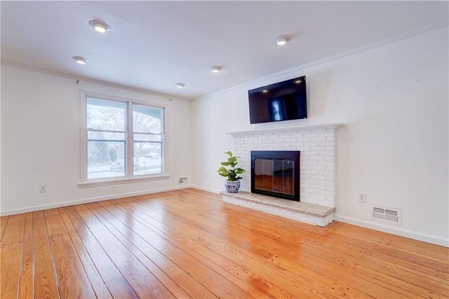 27 Crestview Drive, Pittsford, NY 14534