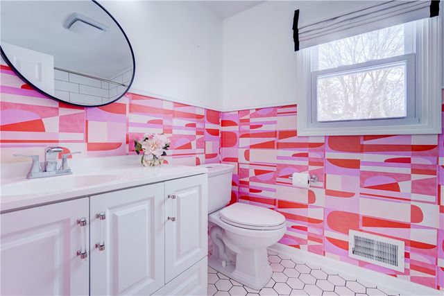 27 Crestview Drive, Pittsford, NY 14534