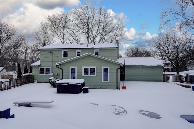 27 Crestview Drive, Pittsford, NY 14534