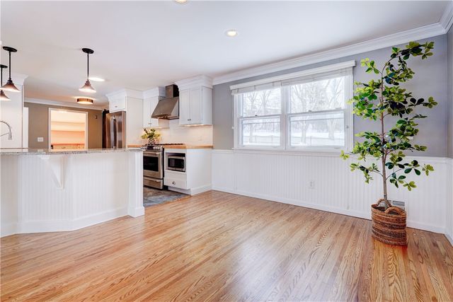 27 Crestview Drive, Pittsford, NY 14534