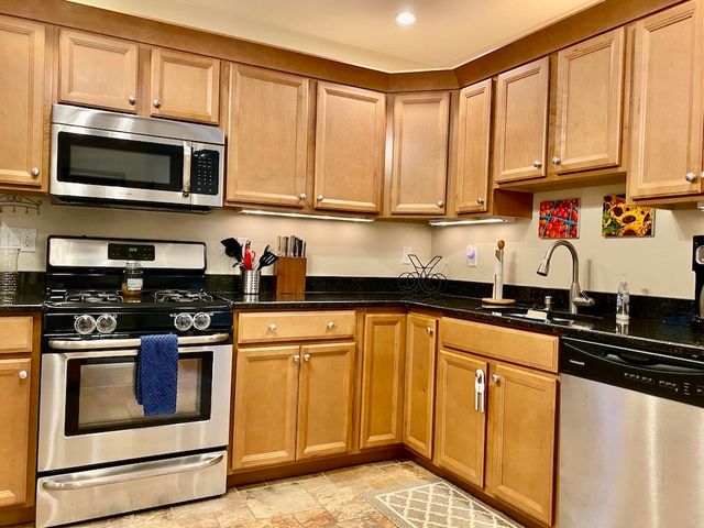 61 Callender Avenue 2, Newport, RI 02840